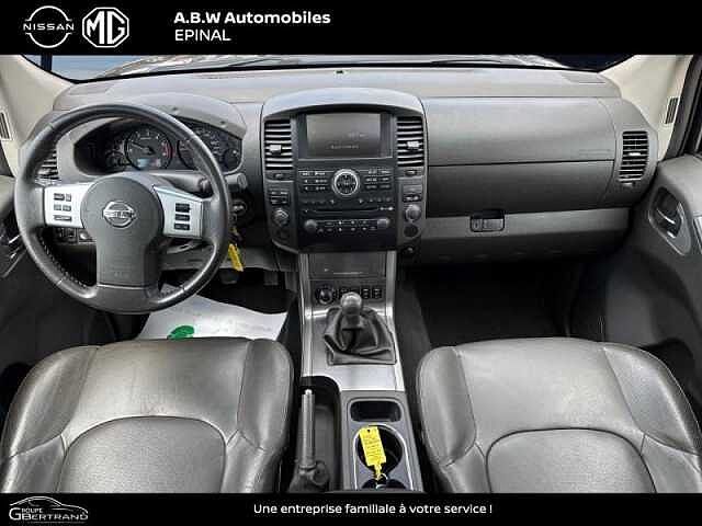 Nissan Navara 2.5 dCi 190ch Double-Cab LE