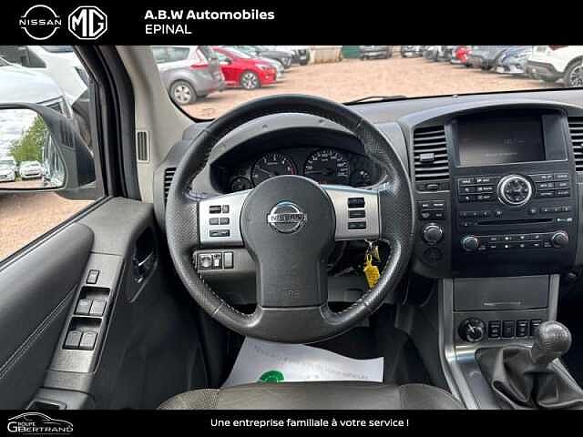 Nissan Navara 2.5 dCi 190ch Double-Cab LE