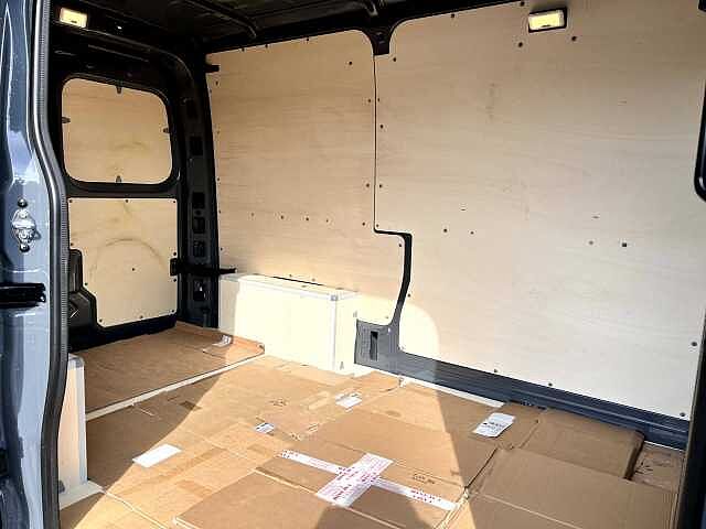 Nissan Interstar fourgon 3T5 L2H2 2.0 DCI 130