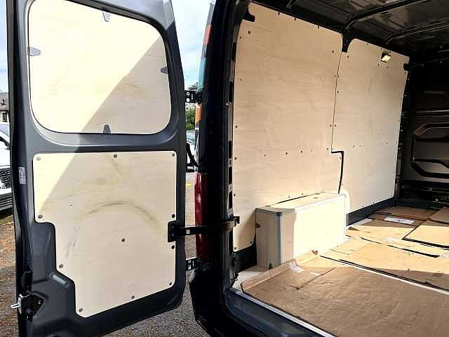 Nissan Interstar fourgon 3T5 L2H2 2.0 DCI 130