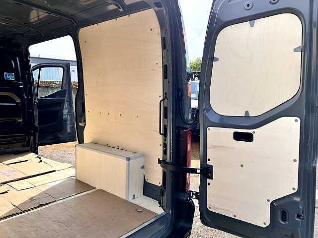 Nissan Interstar fourgon 3T5 L2H2 2.0 DCI 130