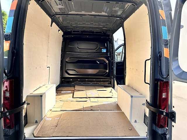 Nissan Interstar fourgon 3T5 L2H2 2.0 DCI 130