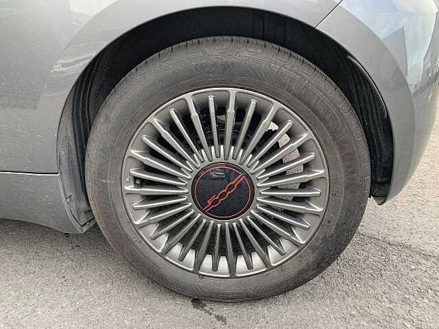Fiat 500e berline my22 serie 1 step 2 500 e 95 ch