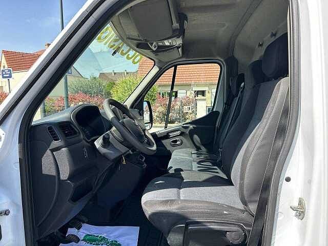Nissan Interstar fourgon L2H2 3T3 2.3 DCI 135
