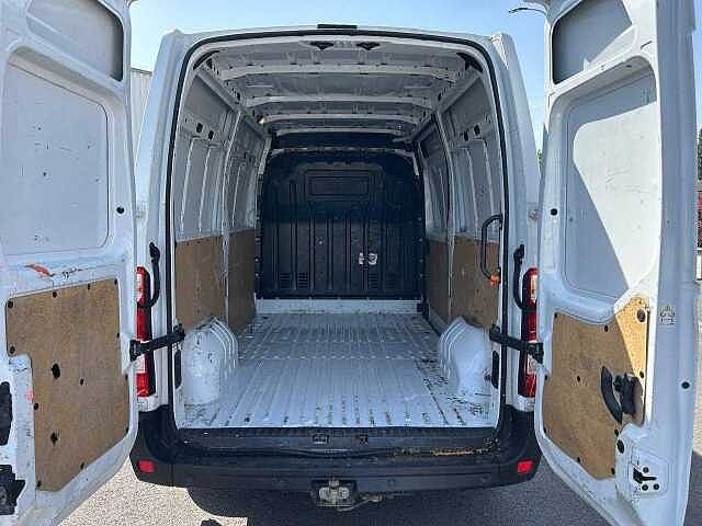 Nissan Interstar fourgon L2H2 3T3 2.3 DCI 135