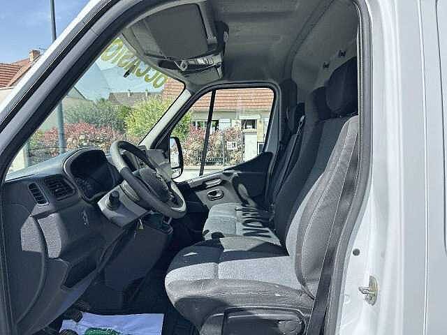 Nissan Interstar fourgon L2H2 3T3 2.3 DCI 135
