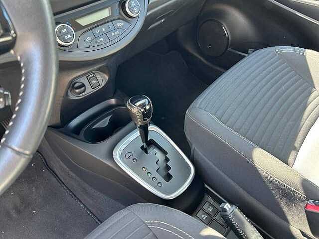 Toyota Yaris hybride mc2 Yaris Hybride 100h