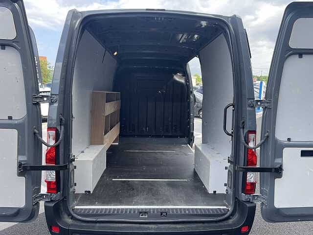 Nissan Interstar fourgon L2H2 3T3 2.3 DCI 135