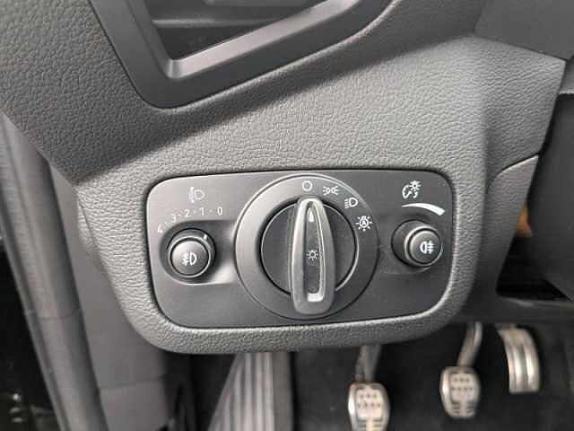 Ford Kuga 2.0 TDCI 120 ch ST LINE 4x2