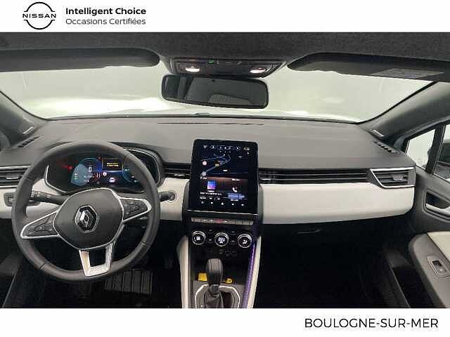 Renault Clio v Clio TCe 90