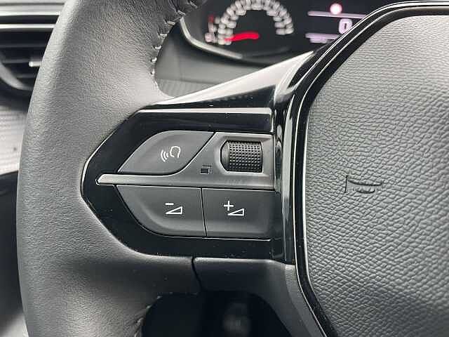 Peugeot 208 PureTech 100 S&amp;S BVM6